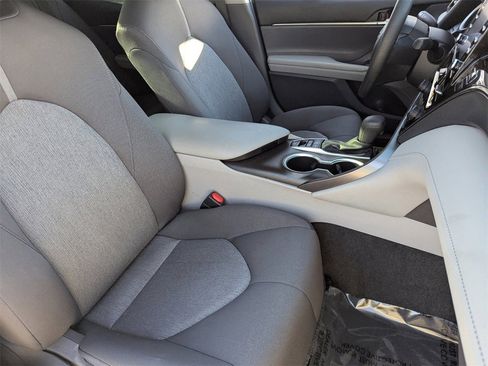 Used 2021 Toyota Camry LE image 8