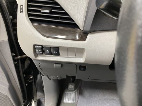 Used 2020 Toyota Sienna XLE w/ XLE Navigation Package image 35