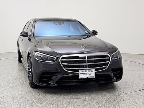 Used 2022 Mercedes-Benz S 580 4MATIC Sedan image 2