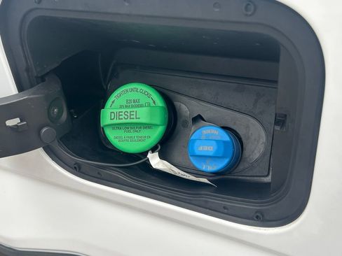 Used 2025 Ford F250 XLT image 33