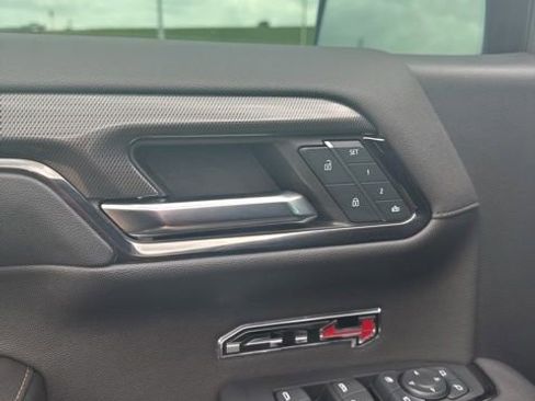 Certified 2024 GMC Sierra 1500 AT4 w/ Technology Package AWD/4WD image 9
