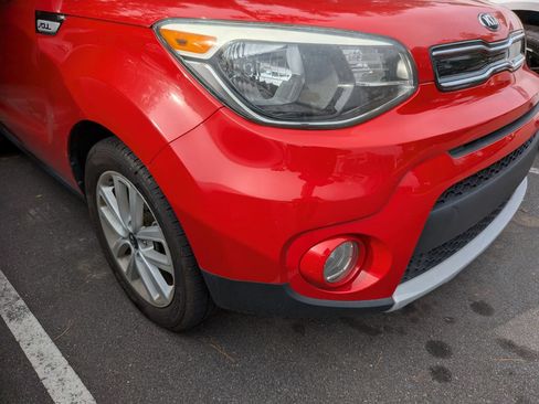 Used 2019 Kia Soul + FWD image 10