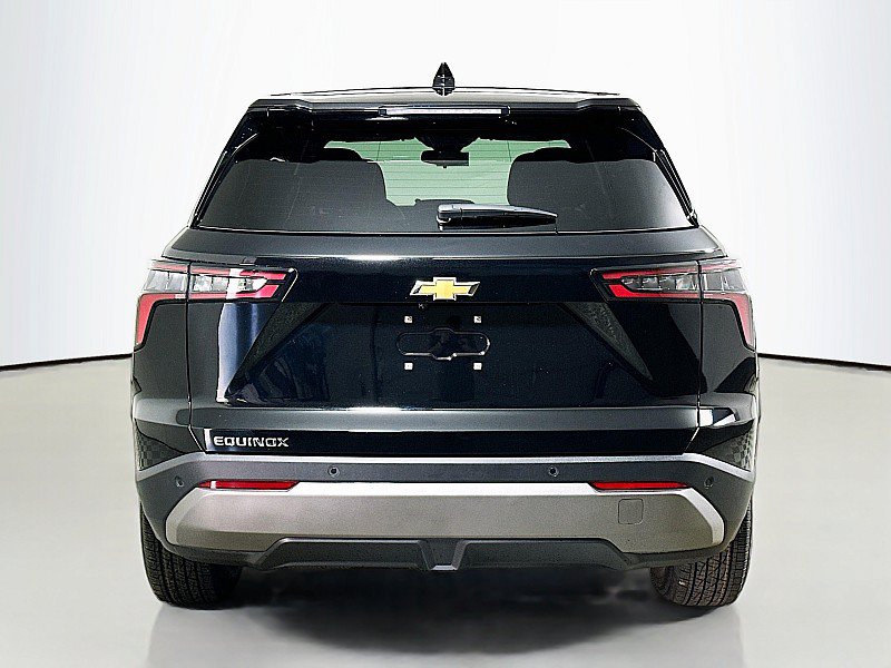 Used 2026 Chevrolet Equinox LT FWD image 5