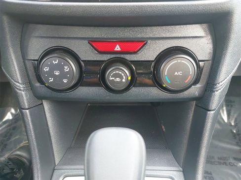 Used 2019 Subaru Crosstrek 2.0i w/ Eyesight System image 22