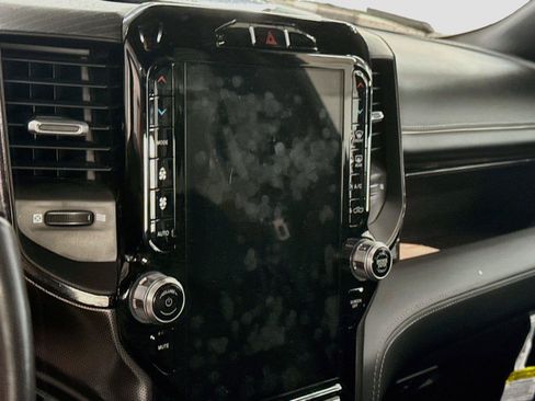 Used 2022 RAM 1500 Limited AWD/4WD image 4