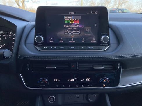 Used 2021 Nissan Rogue SV image 18