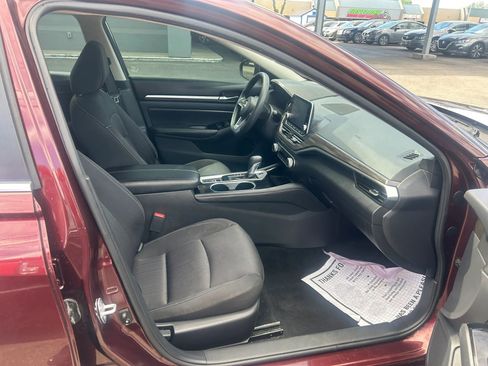 Used 2023 Nissan Altima 2.5 SV AWD/4WD image 6
