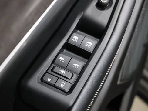 Used 2023 Jeep Grand Cherokee Limited w/ Luxury Tech Group II AWD/4WD image 17