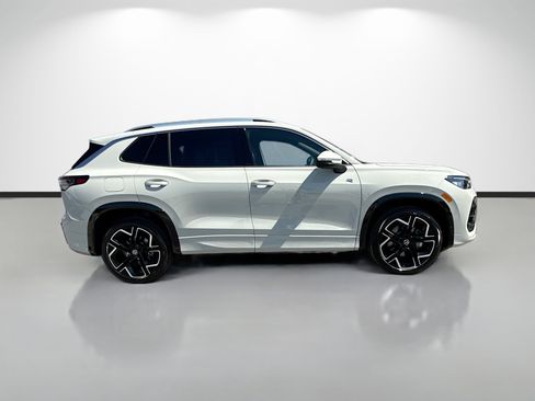 New 2026 Volkswagen Tiguan SEL R-Line AWD/4WD image 2