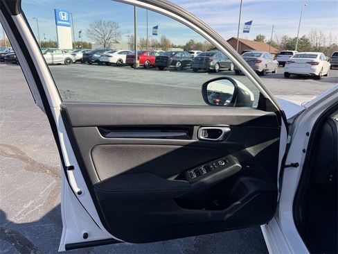 Used 2024 Honda Civic EX image 16