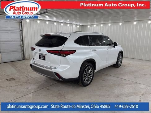 Used 2022 Toyota Highlander Platinum image 5