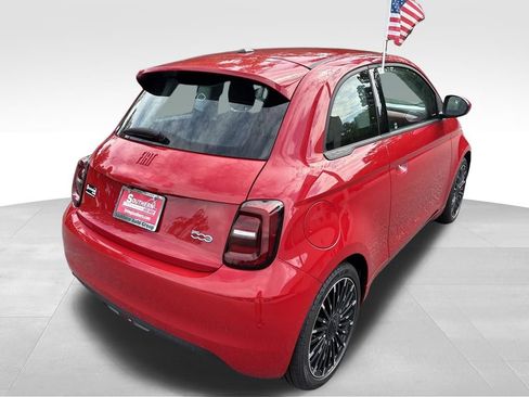 New 2024 FIAT 500 e (RED) image 5