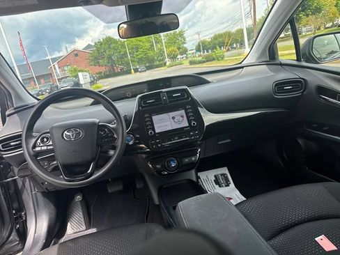 Used 2022 Toyota Prius LE FWD image 15