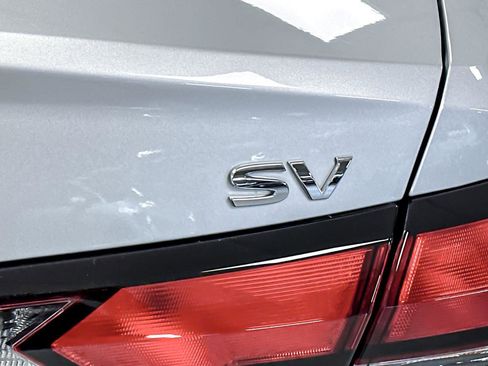 Used 2022 Nissan Versa SV w/ Trunk Package image 24