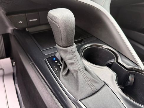 Used 2020 Toyota Camry LE FWD image 23