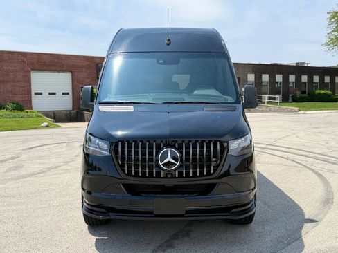 Used 2020 Mercedes-Benz Sprinter 2500 w/ Premium Plus Package image 2