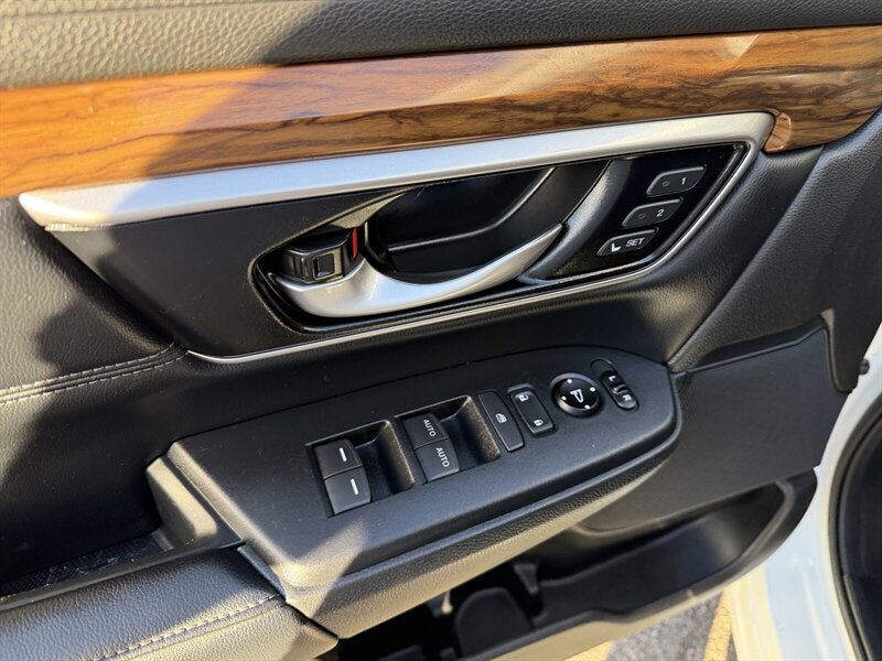 Used 2021 Honda CR-V Touring image 17