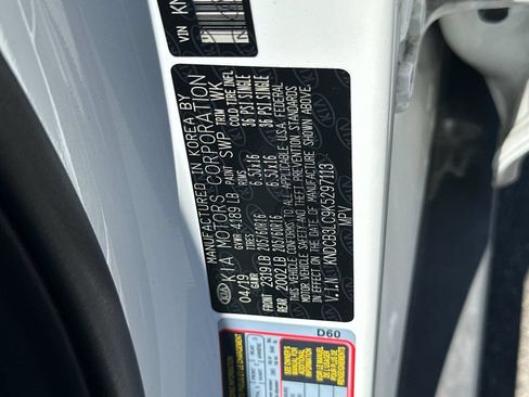 Used 2019 Kia Niro LX FWD image 33