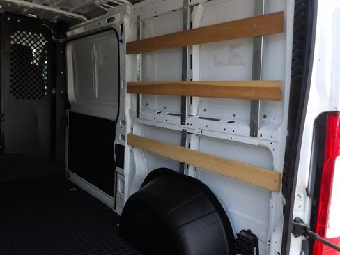 Used 2025 RAM ProMaster 2500 w/ U-Haul Equipment Group FWD image 25