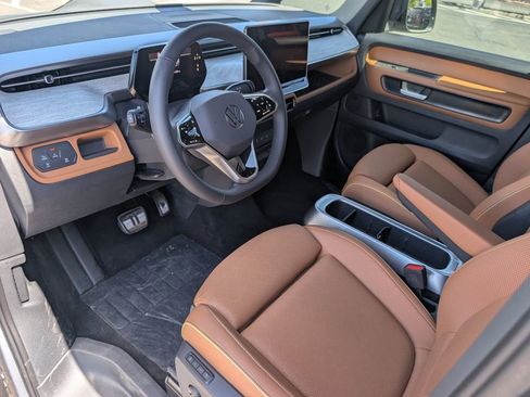 New 2025 Volkswagen ID. Buzz Pro S image 10