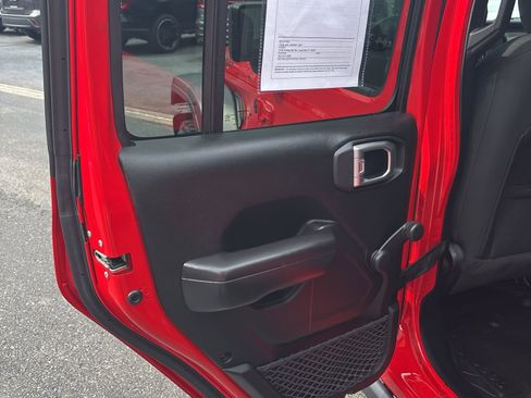Used 2020 Jeep Wrangler Unlimited Willys image 24