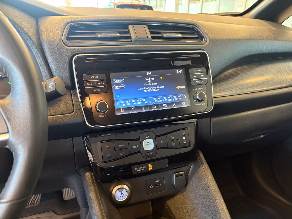 Used 2019 Nissan Leaf SV w/ Protection Package FWD image 19