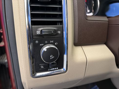 Used 2014 RAM 1500 Laramie w/ Convenience Group image 15