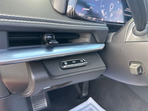 Used 2023 Chevrolet Corvette Stingray Premium Conv w/ Z51 Performance Package image 20