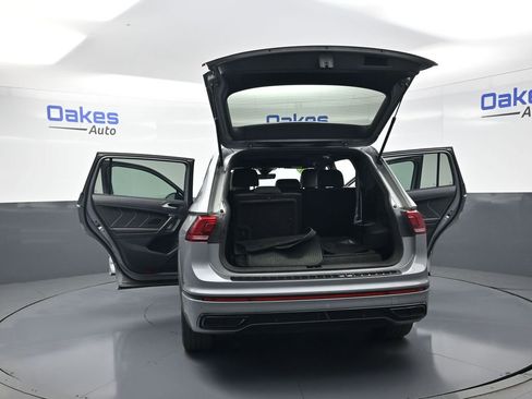 Used 2023 Volkswagen Tiguan SE R-Line FWD image 57