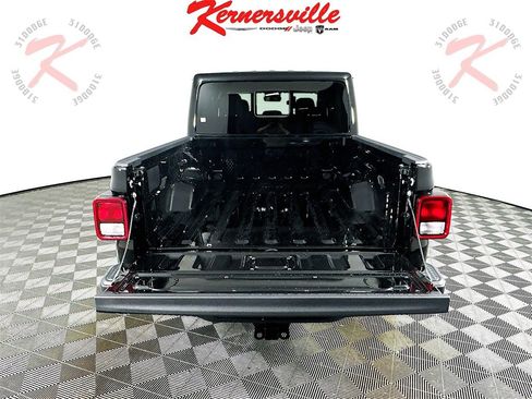 New 2025 Jeep Gladiator Sport w/ Premium Package image 16