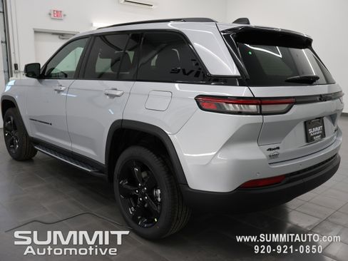 New 2025 Jeep Grand Cherokee Limited w/ Black Appearance Package image 6