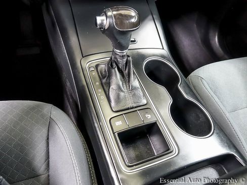 Used 2017 Kia Sorento LX w/ LX Convenience Package image 18