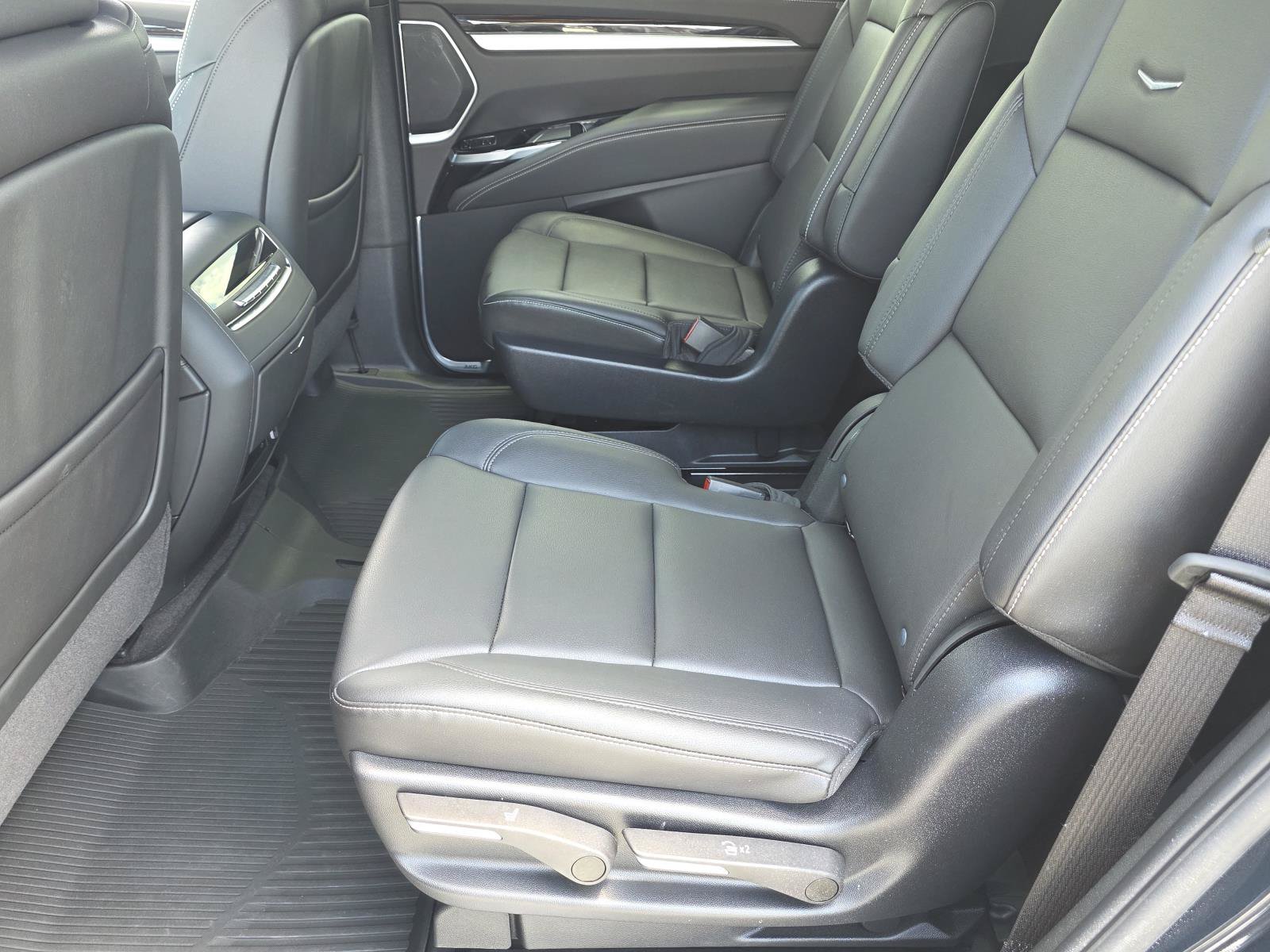Used 2026 Cadillac Escalade 2WD w/ LPO, Floor Liner Package image 20