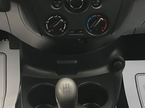 Used 2018 Nissan Versa S FWD image 17