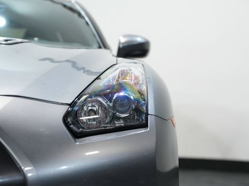 Used 2009 Nissan GT-R Premium image 10