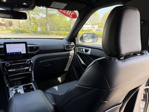 Used 2022 Ford Explorer ST AWD/4WD image 45
