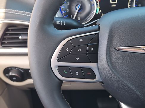 Used 2024 Chrysler Pacifica Limited w/ Trailer Tow Group image 35