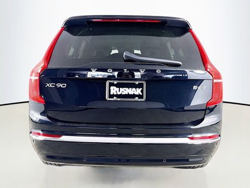 Certified 2025 Volvo XC90 B6 Plus image 6