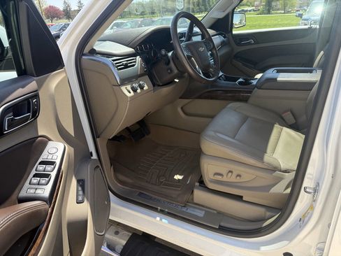 Used 2018 Chevrolet Tahoe LT w/ LT Signature Package AWD/4WD image 5