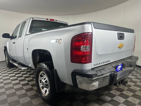 Used 2013 Chevrolet Silverado 2500 W/T w/ Snow Plow Prep Package AWD/4WD image 3