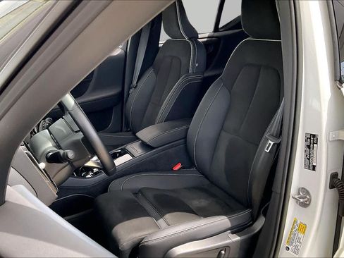 Used 2023 Volvo XC40 Recharge Ultimate AWD/4WD image 7
