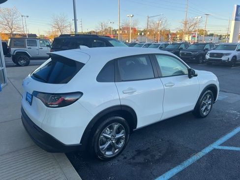 New 2026 Honda HR-V LX image 5