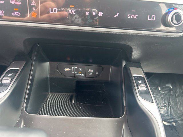 Used 2025 Kia Sorento S FWD image 28