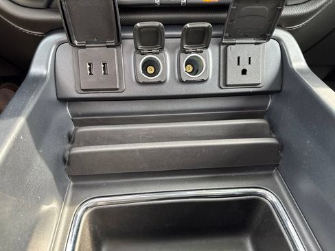Used 2018 Chevrolet Silverado 1500 LTZ w/ LTZ Plus Package AWD/4WD image 22