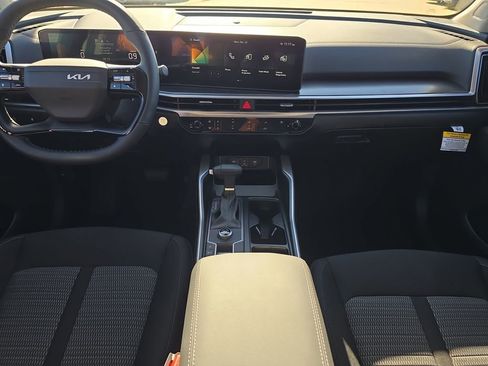 New 2026 Kia Sorento LX FWD image 16