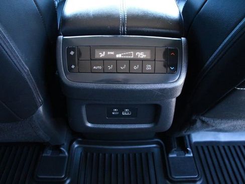 Used 2023 Nissan Pathfinder SL w/ Black Appearance Package image 32