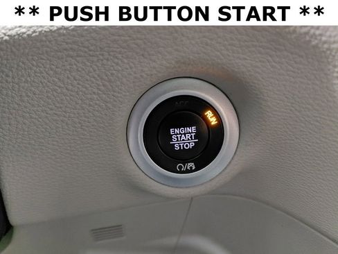 Certified 2021 Chrysler Pacifica Touring-L image 25