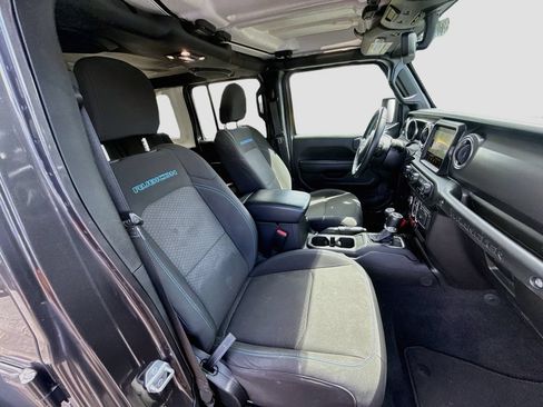 Used 2022 Jeep Wrangler Unlimited Rubicon 4xe w/ Safety Group AWD/4WD image 33