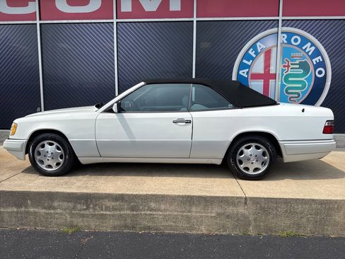 Used 1995 Mercedes-Benz E 320 Convertible image 11