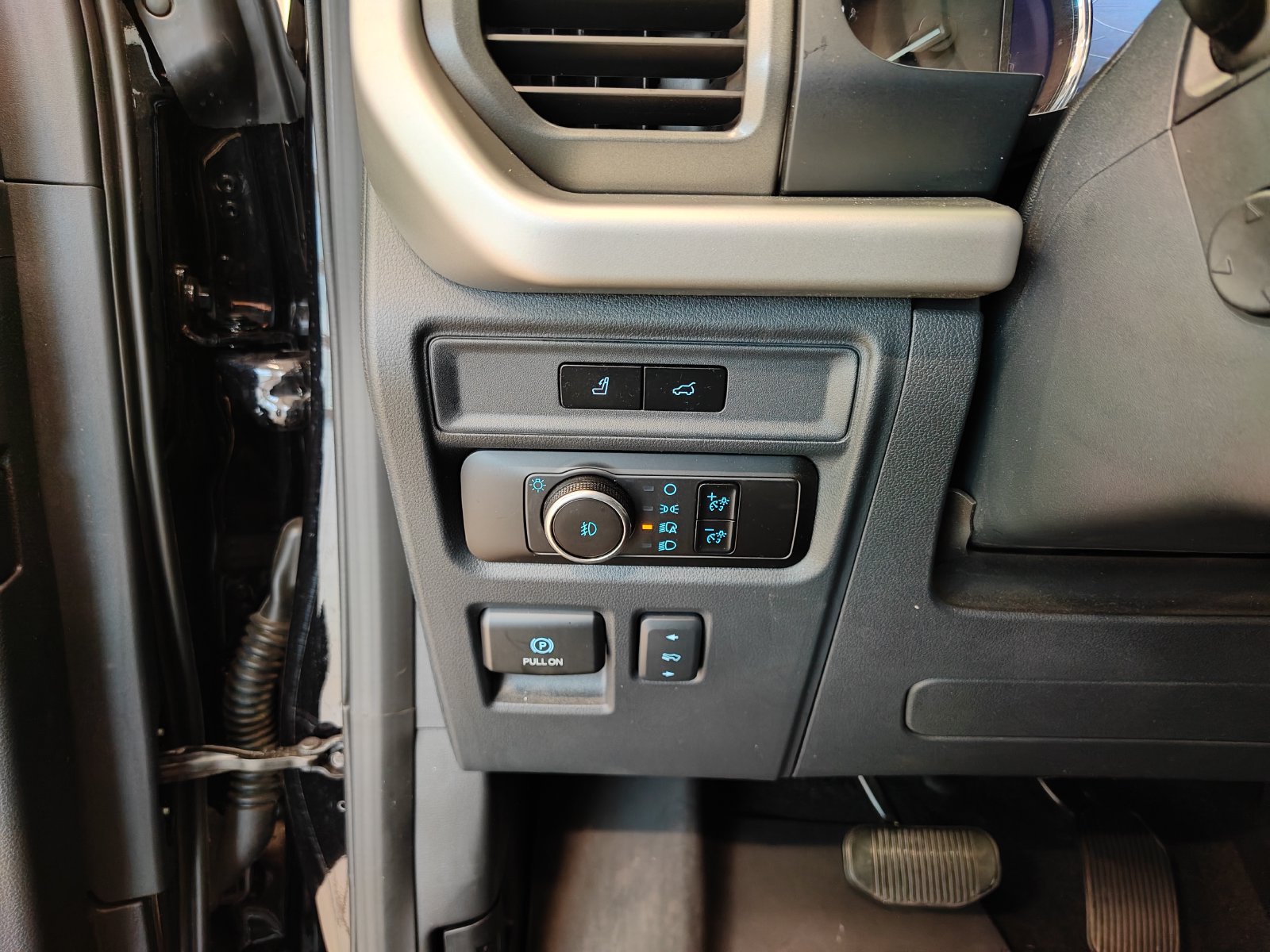 Used 2023 Ford Expedition XLT AWD/4WD image 22